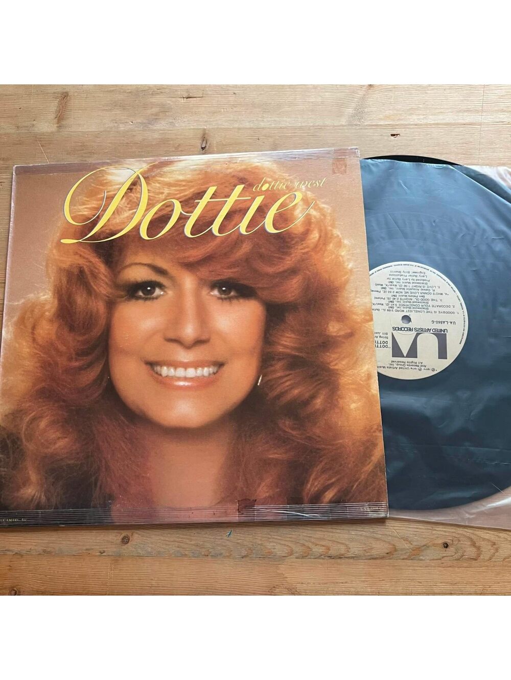 Dottie West - DOTTIE 33rpm VG+ VR16
